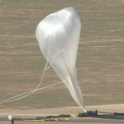 Wegen Windes wurde Baumgartners Sprung abgebrochen.