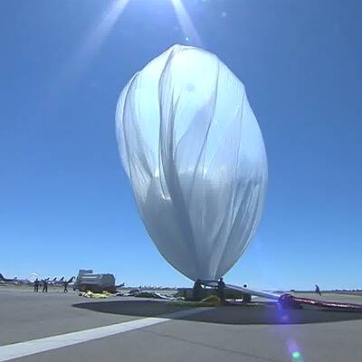 Wegen Windes wurde Baumgartners Sprung abgebrochen.
