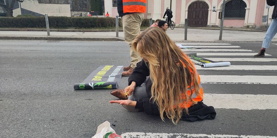 Klima-Shakira Anja Windl Klimakleber