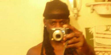 Pizzakruste &uuml;berf&uuml;hrt Vierfach-M&ouml;rder