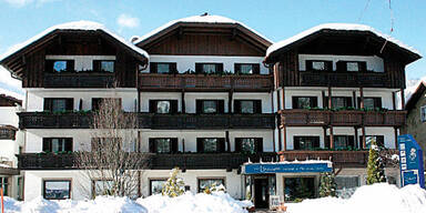 Massen-Schl&auml;gerei beim Apr&egrave;s-Ski