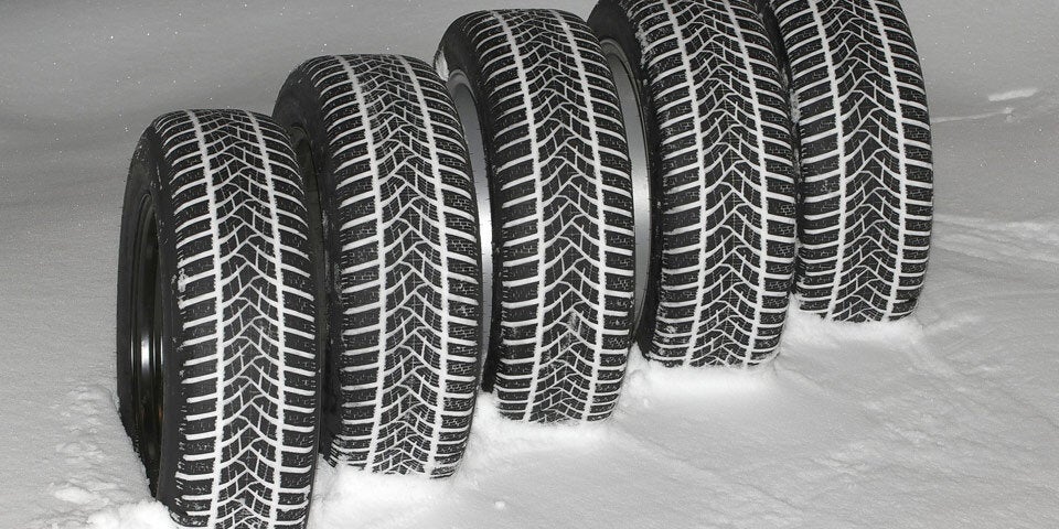 Schmale oder breite Reifen besser auf Schnee?