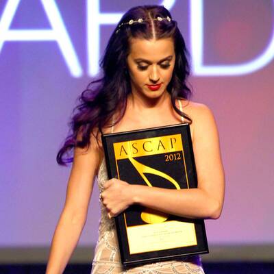 Ups! Katy Perry verliert fast ihr Kleid