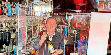 Szene-Wirt baut Plexiglas-Bar