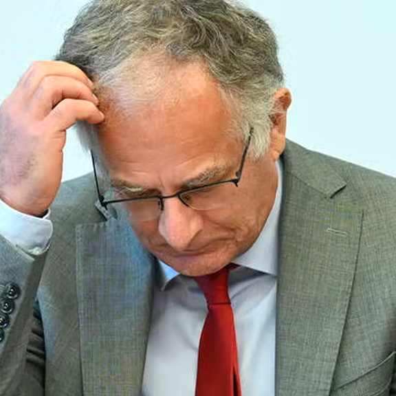 Wirtschaft stottert ordentlich: Jetzt drohen neue Sparpakete