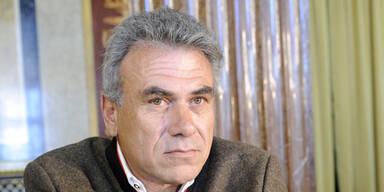 BZÖ-Geldbote narrt U-Ausschuss