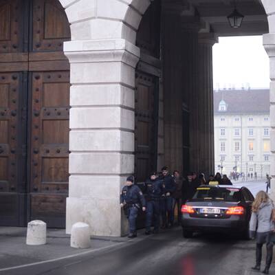 2.000 Polizisten im Ball-Einsatz