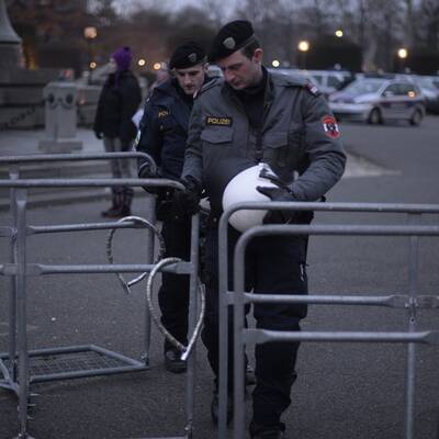 2.000 Polizisten im Ball-Einsatz