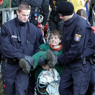 Aktivisten wollen Flughafenausbau verhindern