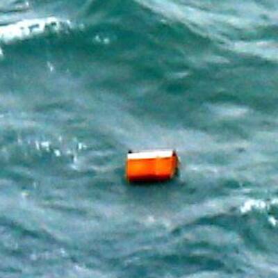 Wrackteile der vermissten AirAsia-Maschine wurden im Meer gefunden.