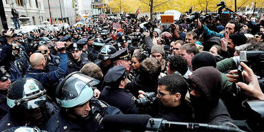 Tausende stürmen New Yorker Wall Street