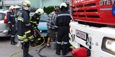 Mädchen (1,5) steckte in Kanalgitter fest