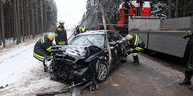 Crash mit Rettungsauto: 5 Verletzte