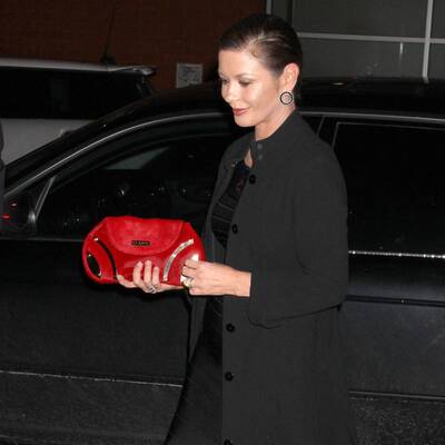 Ist sie wieder schwanger? 