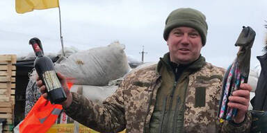 Zivilbevölkerung rüstet für Abwehr-Kampf