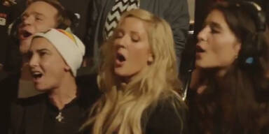 Megastars singen Weihnachts-Hit!