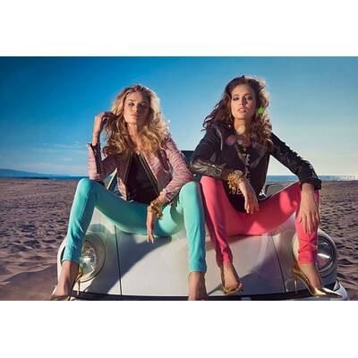 Rosie Huntington-Whiteley kunterbunt für Juicy Couture