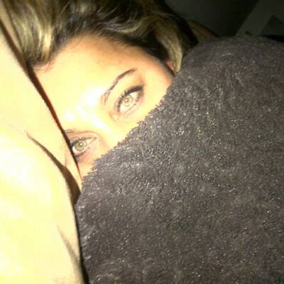 Hunderte Vermummte zeigen sich auf Twitter und Facebook