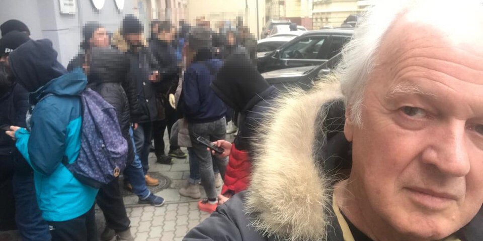 Zivilbevölkerung rüstet für Abwehr-Kampf