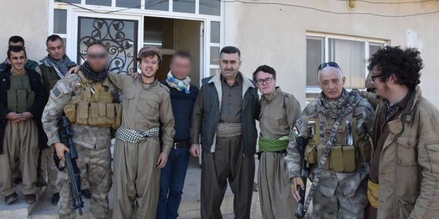 Iren im Suff im Kiriegsgebiet