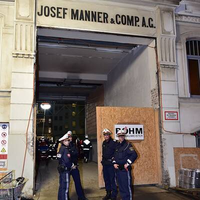 Die ersten Bilder vom Fabrikseinsturz