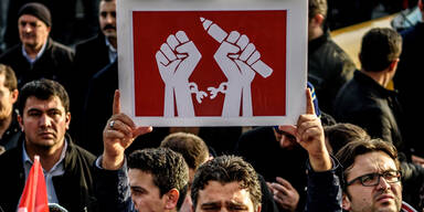 Protest Zeitung Zaman