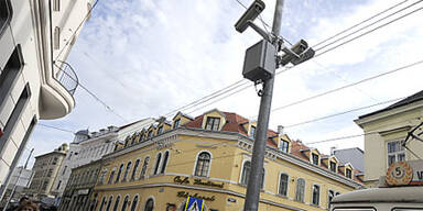 1. video&uuml;berwachter Zebrastreifen in Wien