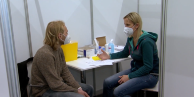 Ansturm auf Impfzentren wird immer stärker