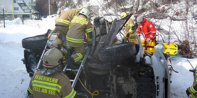 Pinzgaubahn kollidiert mit PKW