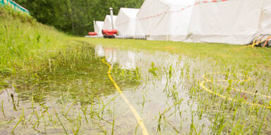 Dauerregen setzt Zelt-Flüchtlingen zu