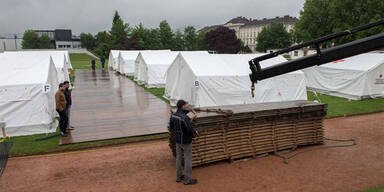 Dauerregen setzt Zelt-Flüchtlingen zu