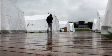 Dauerregen setzt Zelt-Flüchtlingen zu
