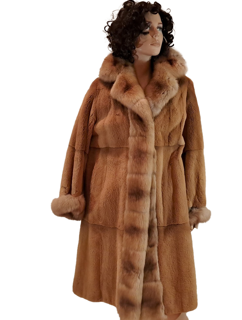 Samtnerzmantel mit Zobel, camel gefärbt, aus 40 Samtnerzen