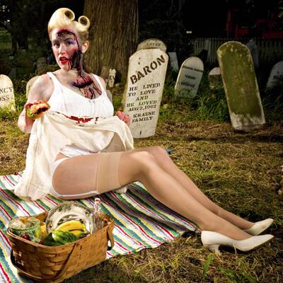 Makabre Beautys: My Zombie Pin-up Calendar