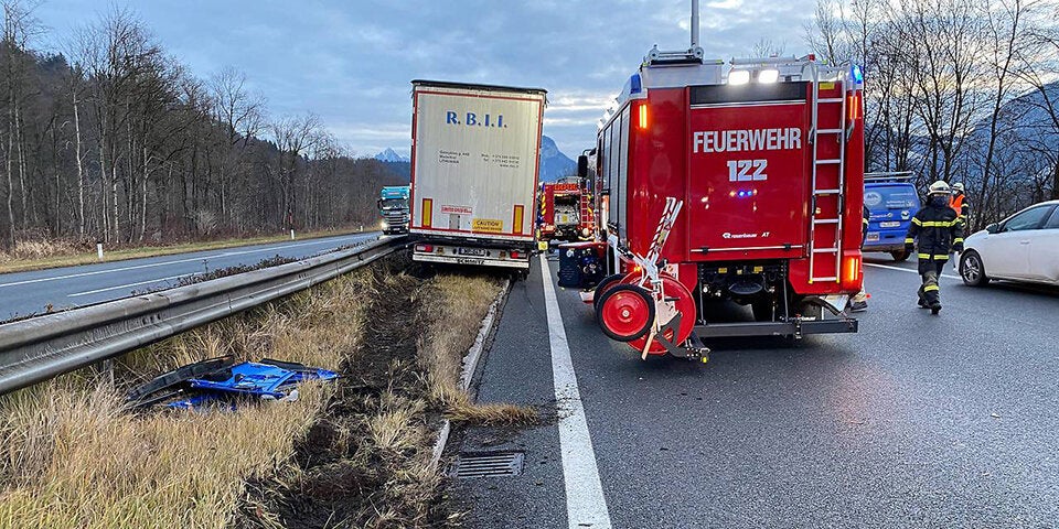 Crash mit vier Lkw auf der A12