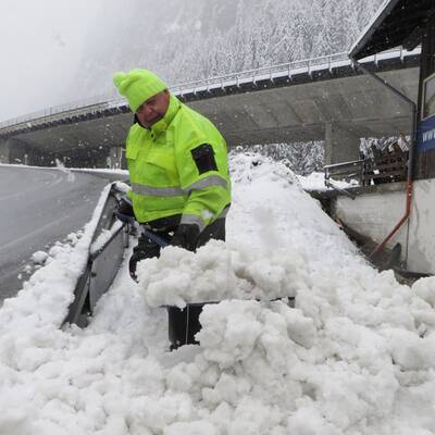 Schnee-Chaos am Brenner