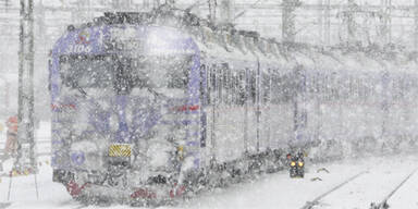 600 Passagiere 24 h im Zug gefangen