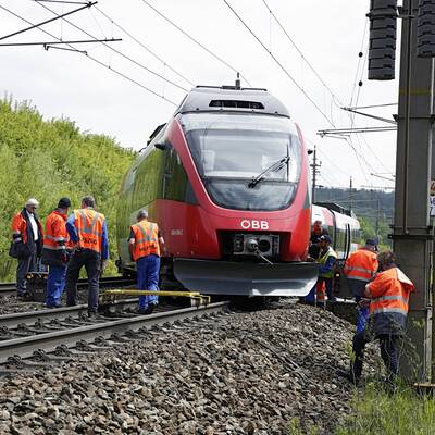 Westbahnstrecke nach Zugentgleisung unterbrochen