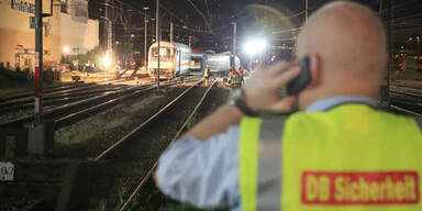 Zug-Crash: Eurocity-Waggons entgleist 