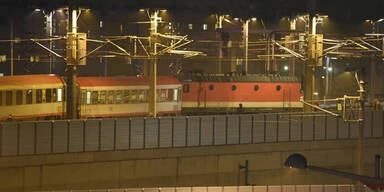 Zug in Wien entgleist, Versp&auml;tungen bis Freitag