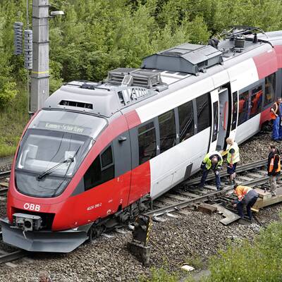 Westbahnstrecke nach Zugentgleisung unterbrochen