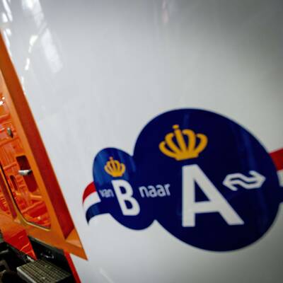 Von B nach A: Der Zug anlässlich der Thronübergabe.