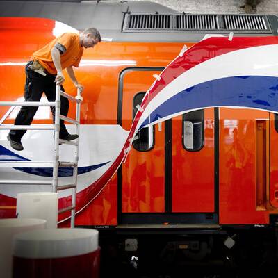 Von B nach A: Der Zug anlässlich der Thronübergabe.