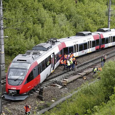 Westbahnstrecke nach Zugentgleisung unterbrochen