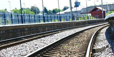 zug_schienen_sxc