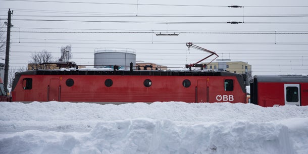 Zugstrecken vom Schnee endlich befreit