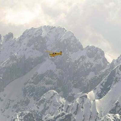 Flugzeug landet auf der Zugspitze